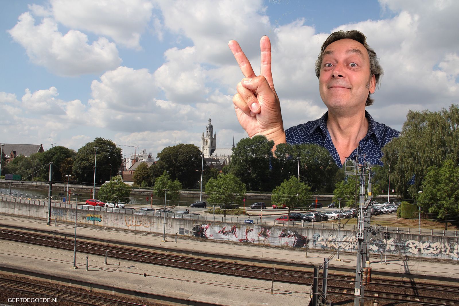 trein train zug fahrzeug coupé Gert de Goede selfie photoedit photo edittreinraam trainwindow wondow fenetre finestra treni oud old vieille alto alt vieux 